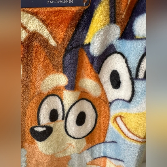 Bluey Fall Plush Throw Blanket New Autumn - Picture 5 of 5